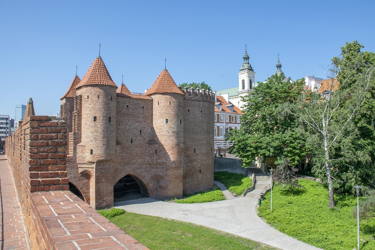 ¿Qué país pertenece la ciudad de Varsovia?